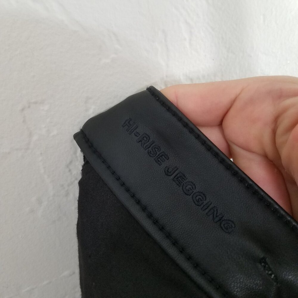 American Eagle Faux Leather High Rise Jegging Pants Black Size 10 - Picture 7 of 10